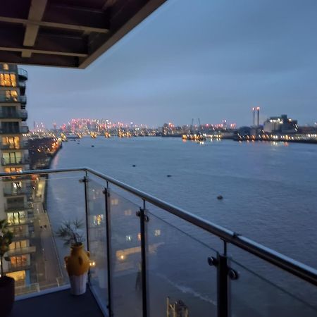 Snuggle Inn - Riverside Apartments - Views Over Looking London River Thames, Close To O2 Arena, London Excel, London City Airport, Thames Clipper- River Boat Service, Woolwich Ferry, Onsite Parking, Twin Room Option Available Ngoại thất bức ảnh
