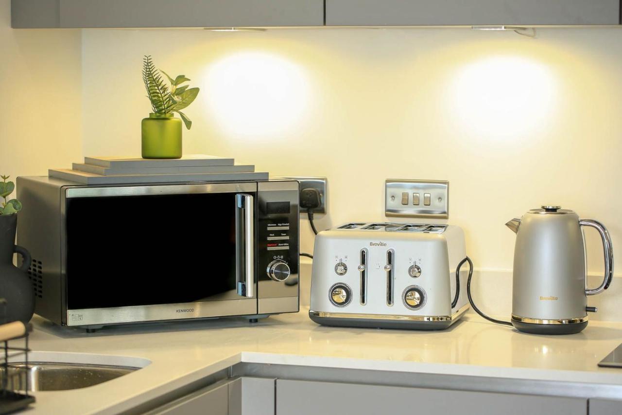 Snuggle Inn - Riverside Apartments - Views Over Looking London River Thames, Close To O2 Arena, London Excel, London City Airport, Thames Clipper- River Boat Service, Woolwich Ferry, Onsite Parking, Twin Room Option Available Ngoại thất bức ảnh