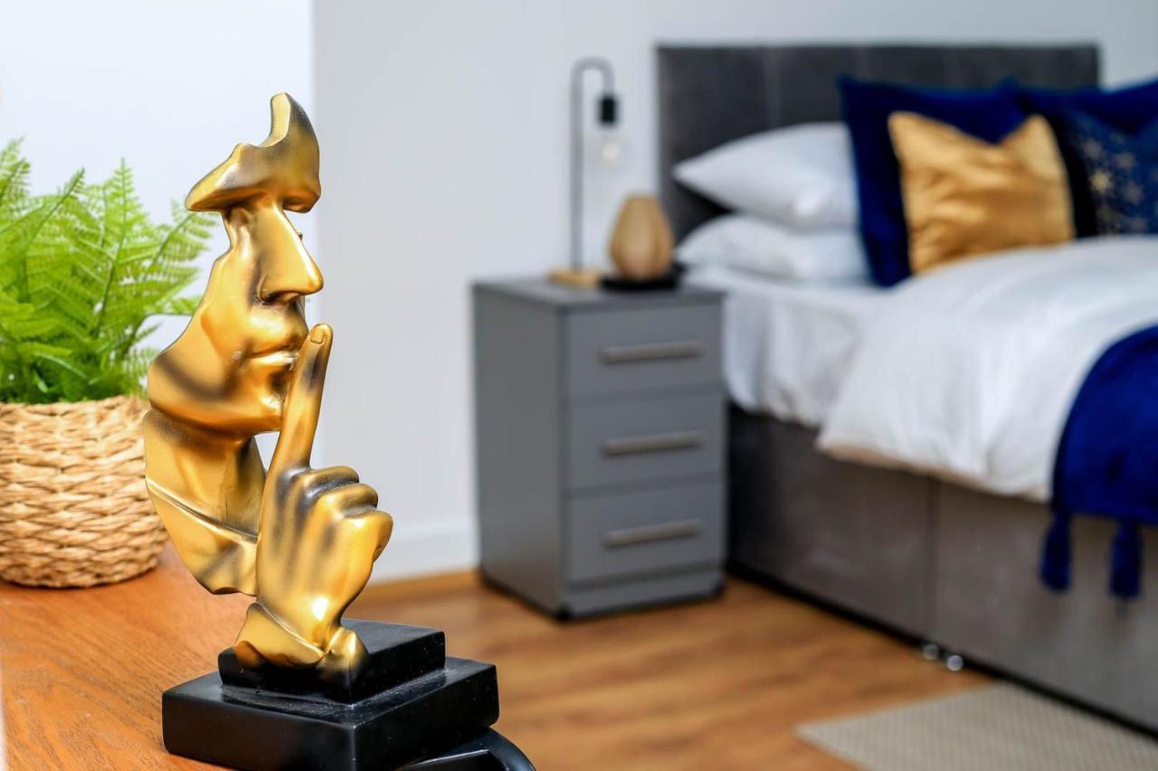 Snuggle Inn - Riverside Apartments - Views Over Looking London River Thames, Close To O2 Arena, London Excel, London City Airport, Thames Clipper- River Boat Service, Woolwich Ferry, Onsite Parking, Twin Room Option Available Ngoại thất bức ảnh